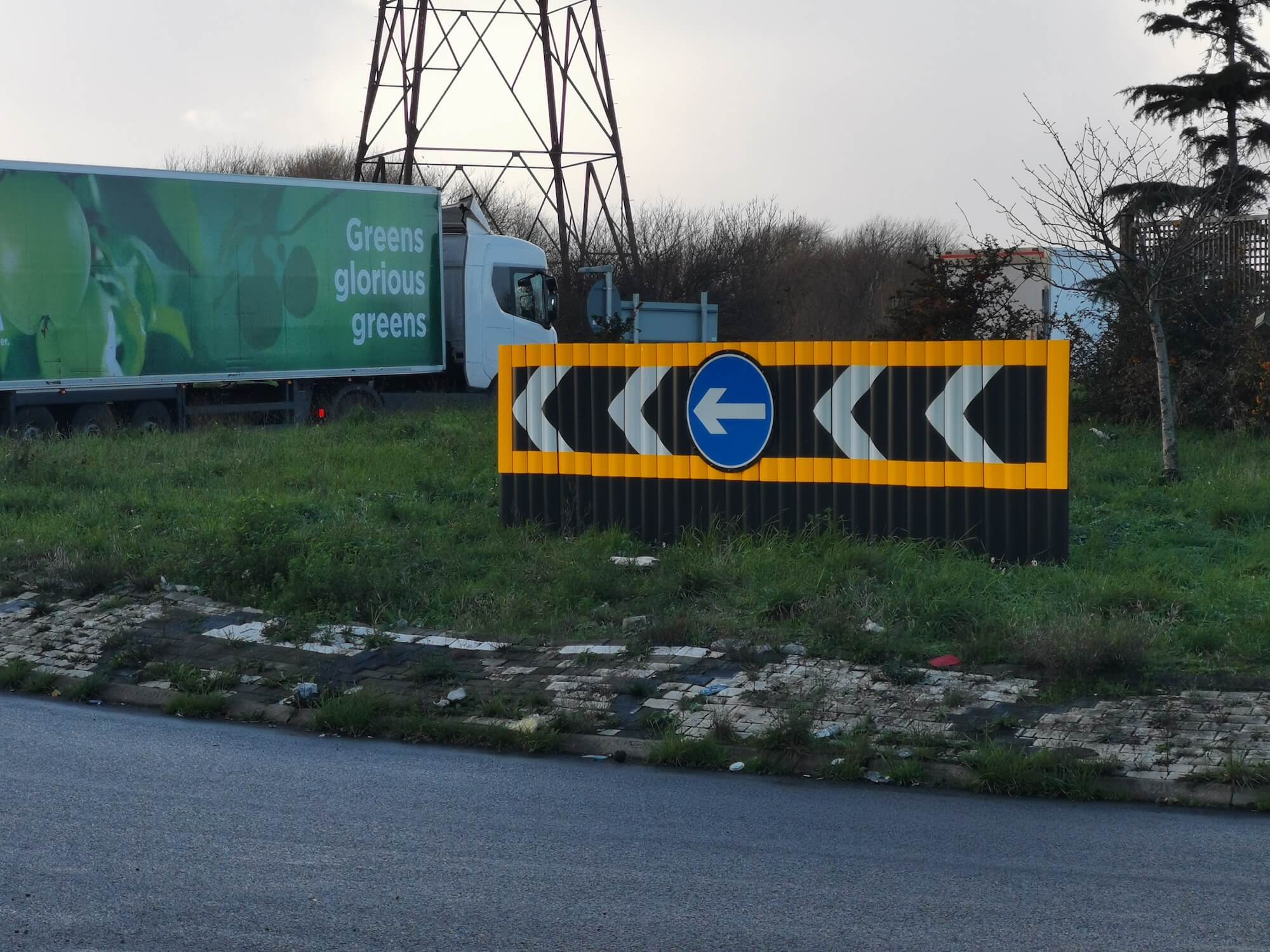 Insight Chevron Installed At Busy Kent Roundabout Simmonsigns