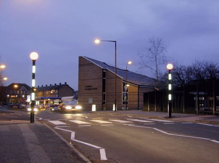 Modupost - Illuminated Posts For Safer Pedestrian Crossings