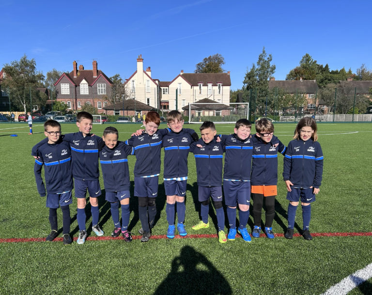 Simmonsigns Sponsors Local Under 9s Football Team