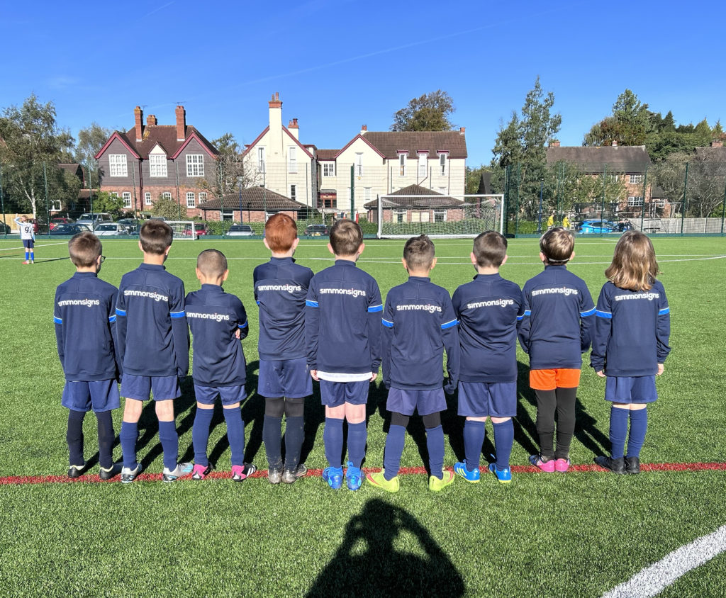 Simmonsigns Sponsors Local Under 9s Football Team
